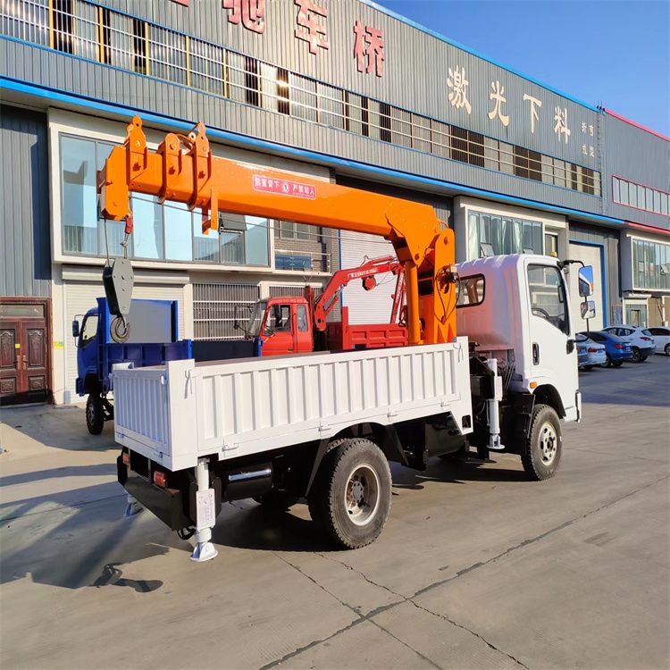 邢台市三轮随车吊定制 农用改装机自备吊中瑞长期出售